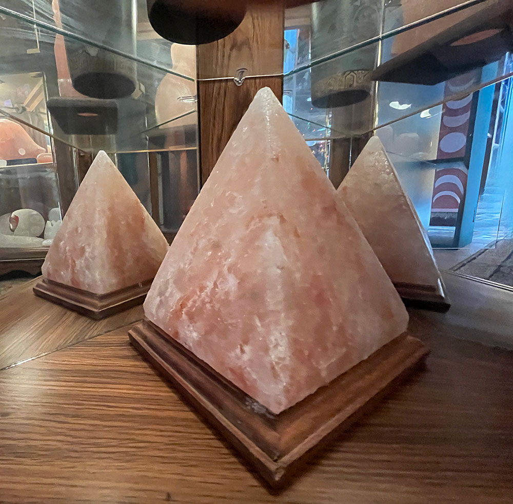Salt-Piramids Pyramid shaped Himalayan salt lamp